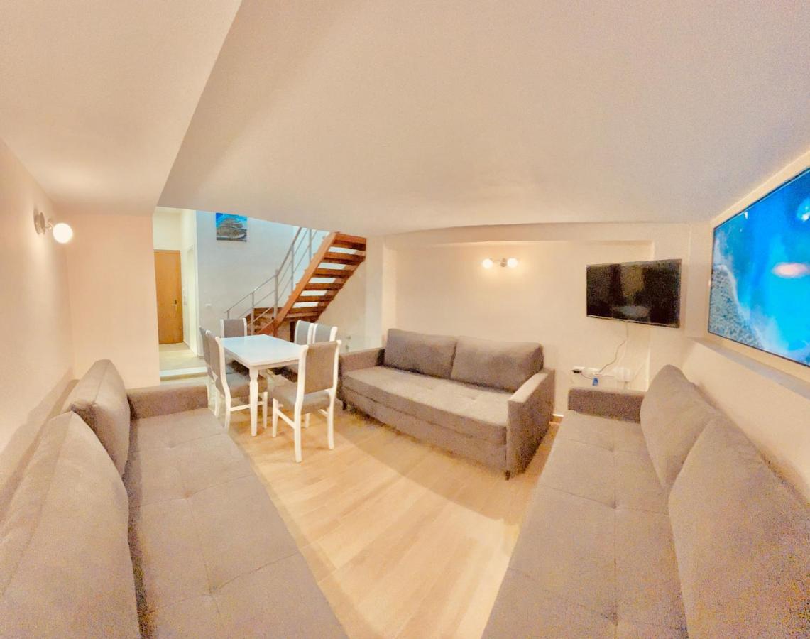 Flors Apartments Дуррес Екстер'єр фото