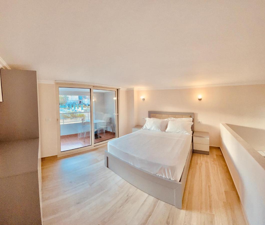 Flors Apartments Дуррес Екстер'єр фото