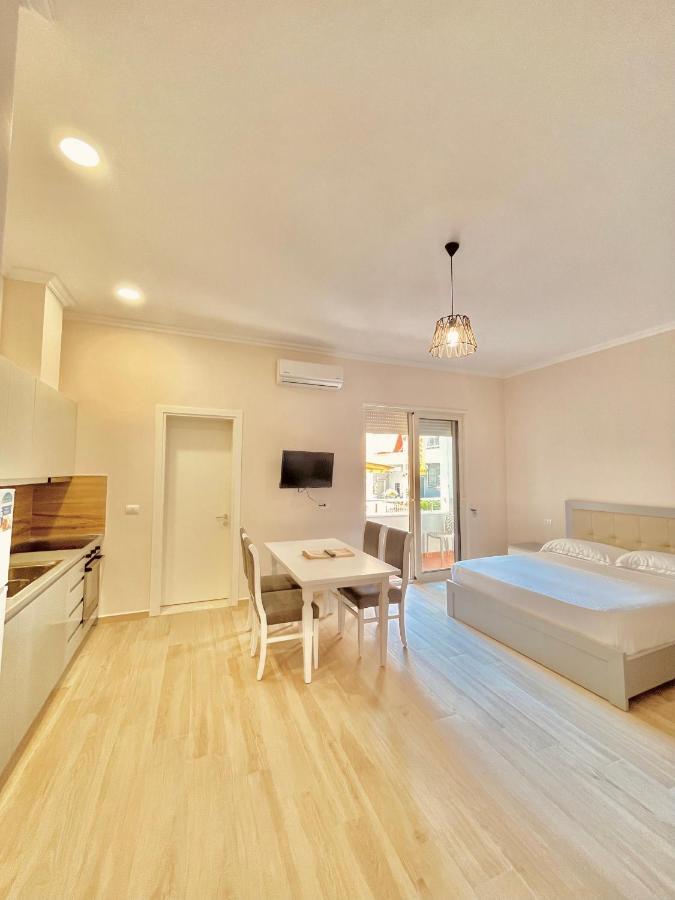 Flors Apartments Дуррес Екстер'єр фото
