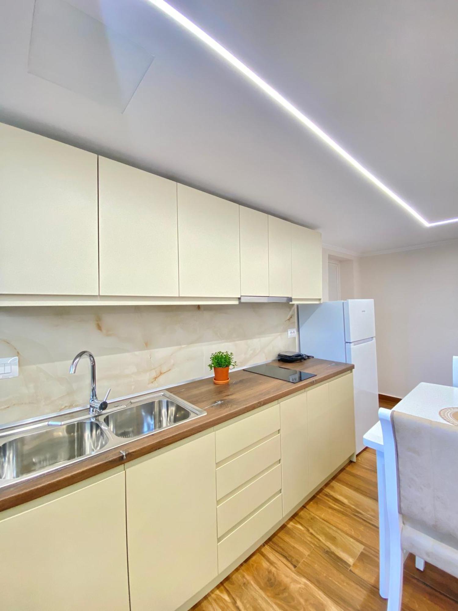 Flors Apartments Дуррес Екстер'єр фото
