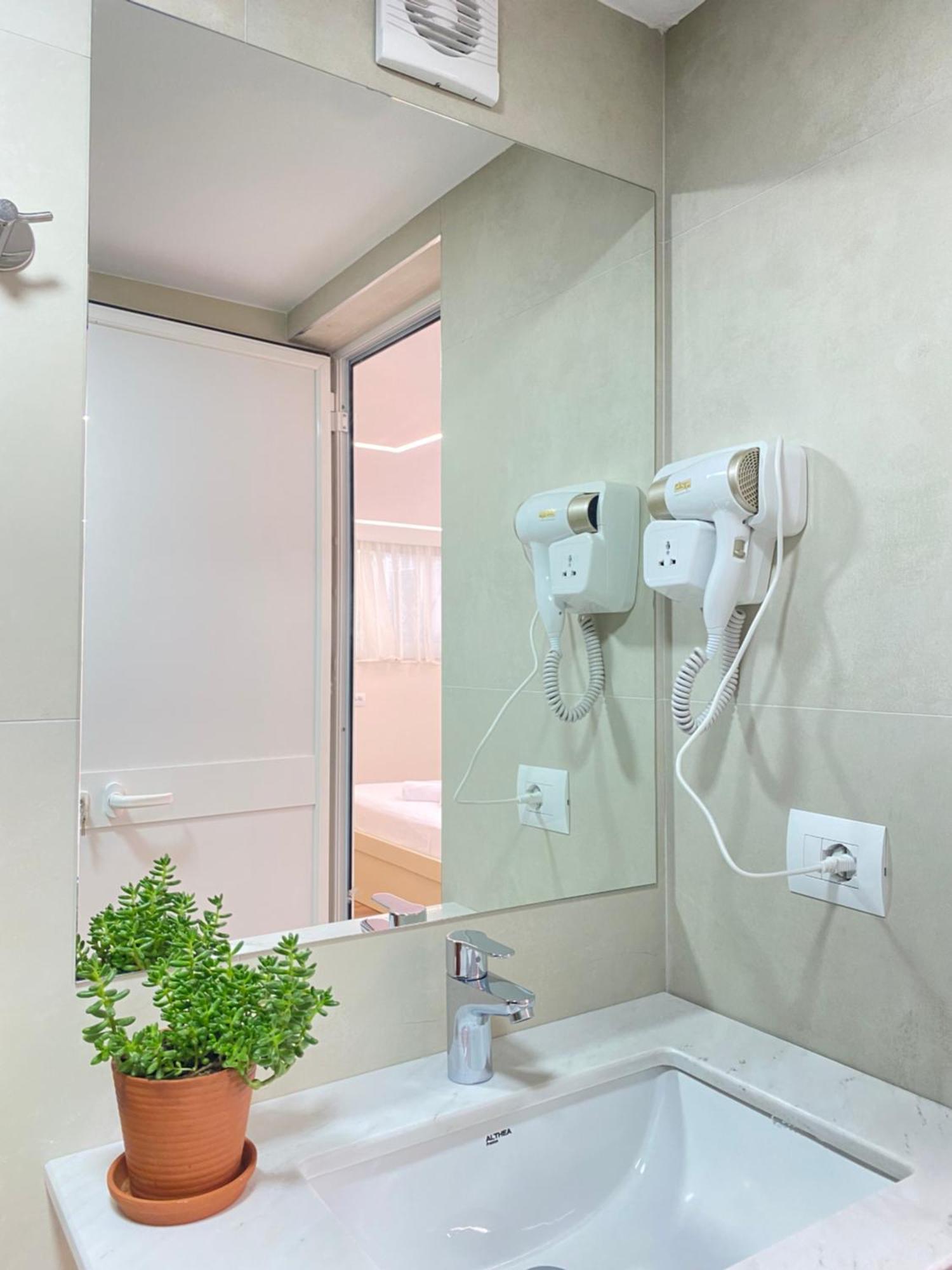 Flors Apartments Дуррес Екстер'єр фото